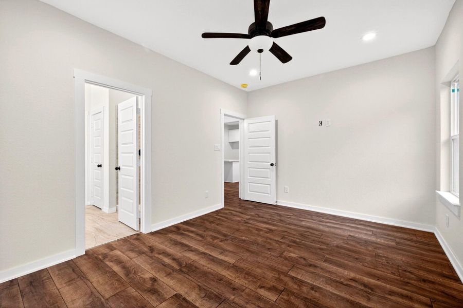 Spacious, unfurnished interior of a new home in , La Marque (Image 15). Spacious, unfurnished interior of a new home in , La Marque (Image 15).