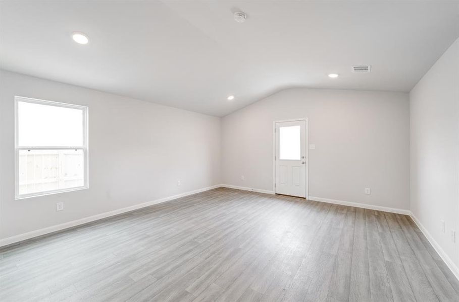 Spacious, unfurnished interior of a new home in Tolar Oaks, Tolar (Image 12). Spacious, unfurnished interior of a new home in Tolar Oaks, Tolar (Image 12).