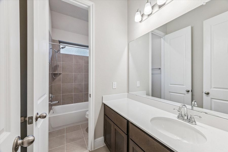 Furnished interior view inside a new home in Edgewater, Webster (Image 10). Furnished interior view inside a new home in Edgewater, Webster (Image 10).