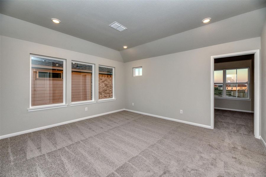 Spacious, unfurnished interior of a new home in Aldeana - Paintbrush Collection, Bonney (Image 28).