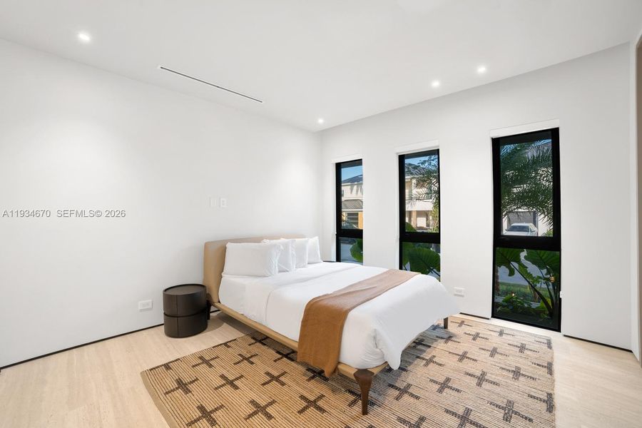 Furnished interior view inside a new home in , Fort Lauderdale (Image 10).