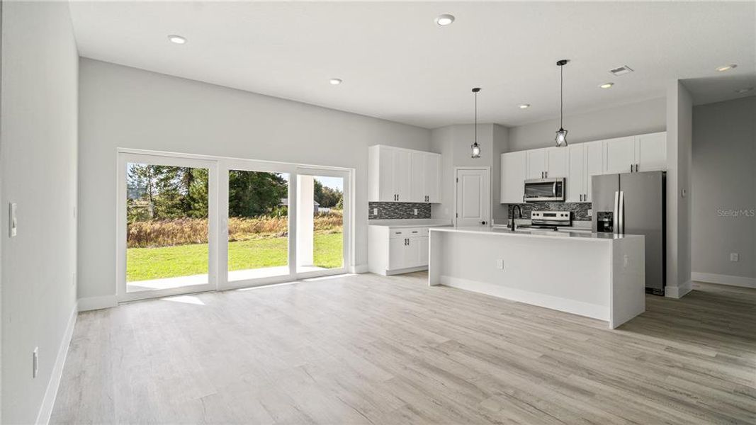 Spacious, unfurnished interior of a new home in , Ocala (Image 23).