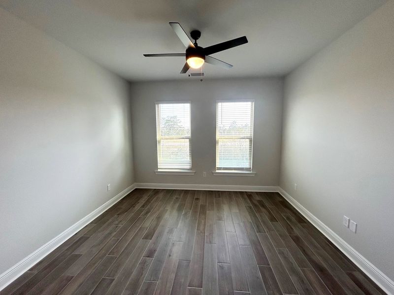 Spacious, unfurnished interior of a new home in The Bluffs at Lafayette, Freeport (Image 15).