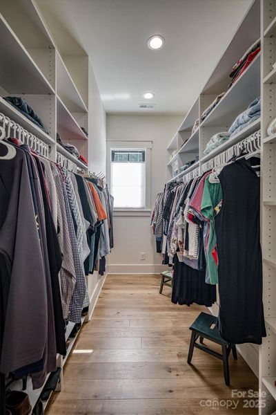 Image 38 of a home in .