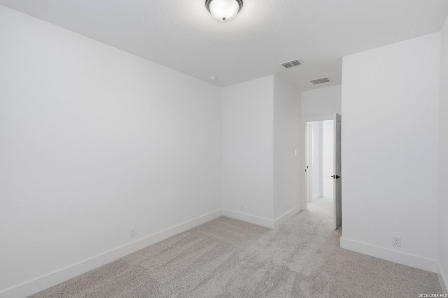 Spacious, unfurnished interior of a new home in Prominence Urban, San Antonio (Image 39).