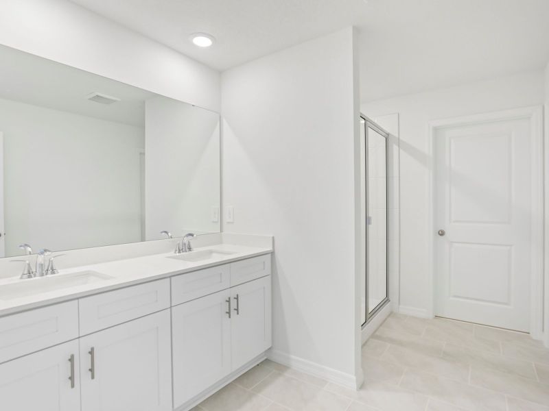 Furnished interior view inside a new home in Hilltop Vistas, Dade City (Image 8).