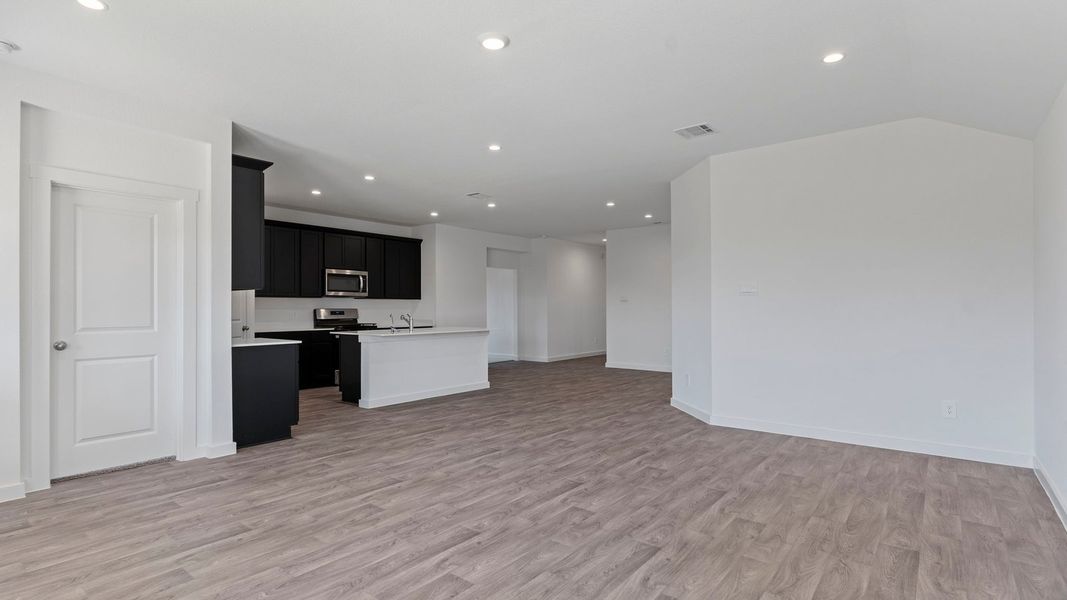 Spacious, unfurnished interior of a new home in Tamarron, Fulshear (Image 32). Spacious, unfurnished interior of a new home in Tamarron, Fulshear (Image 32).