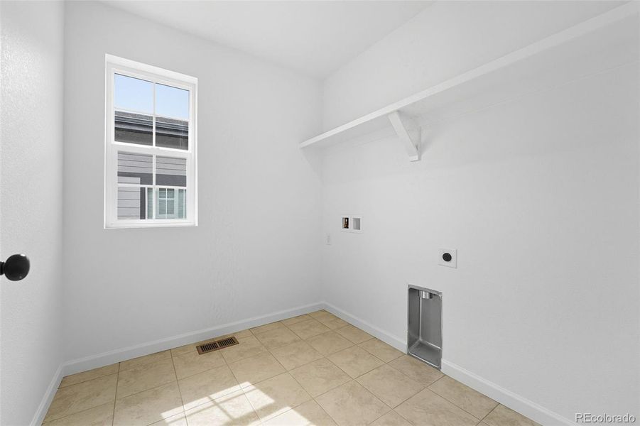 8828 Whiteclover ~ Ready Now