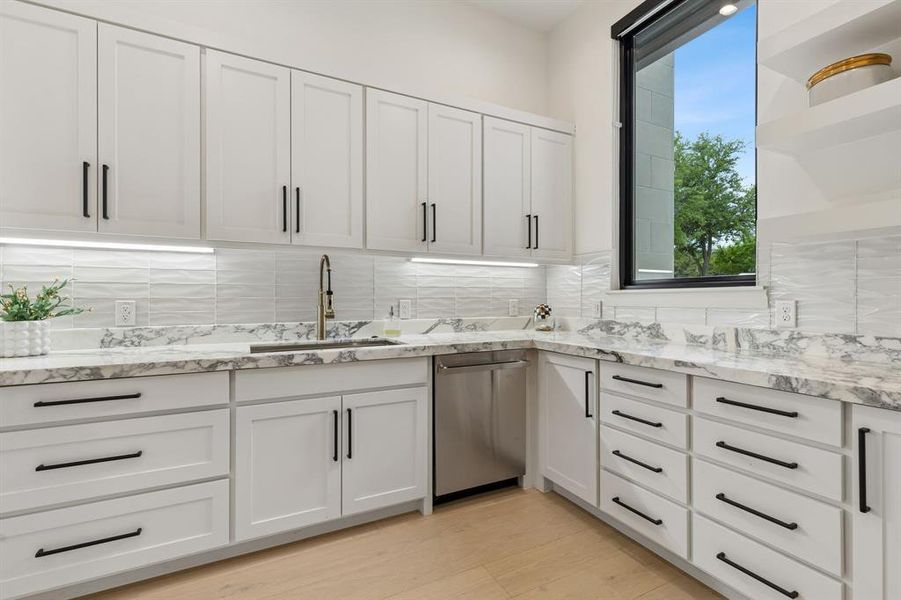 Furnished interior view inside a new home in , Colleyville (Image 6).