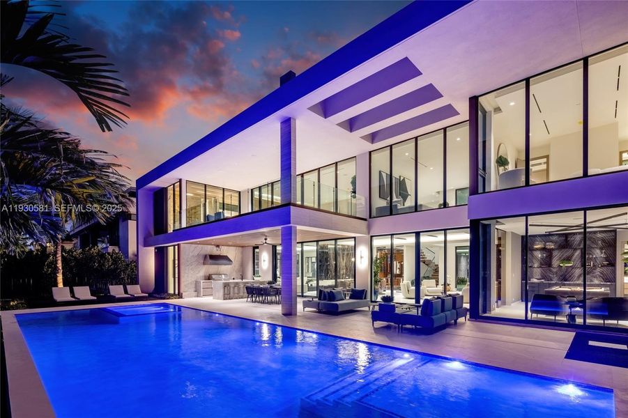 Exterior details and patio area of a home in , Fort Lauderdale (Image 33).