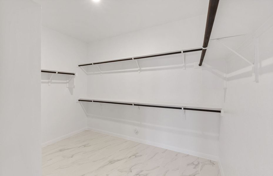 Spacious, unfurnished interior of a new home in Bluffview Reserve, Leander (Image 58).