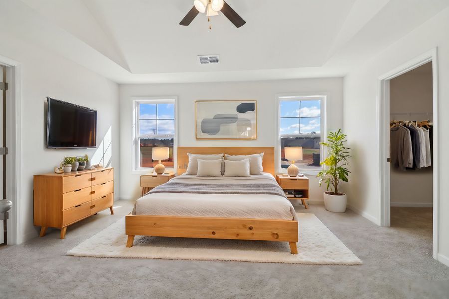 Representative furnished interior of a home built from the Bradley II by Great Southern Homes in Lynbrook, Boiling Springs (Image 55).