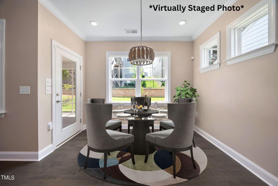 Virtual staging dining room