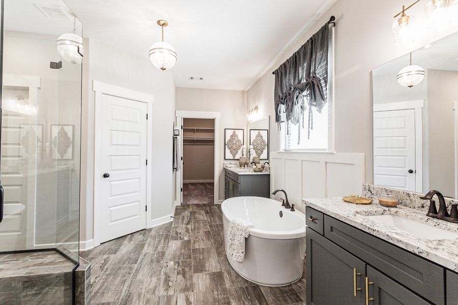 Representative furnished interior of a home built from the Bentley by Grant & Co in Manor at Hall Creek, Arlington (Image 41).
