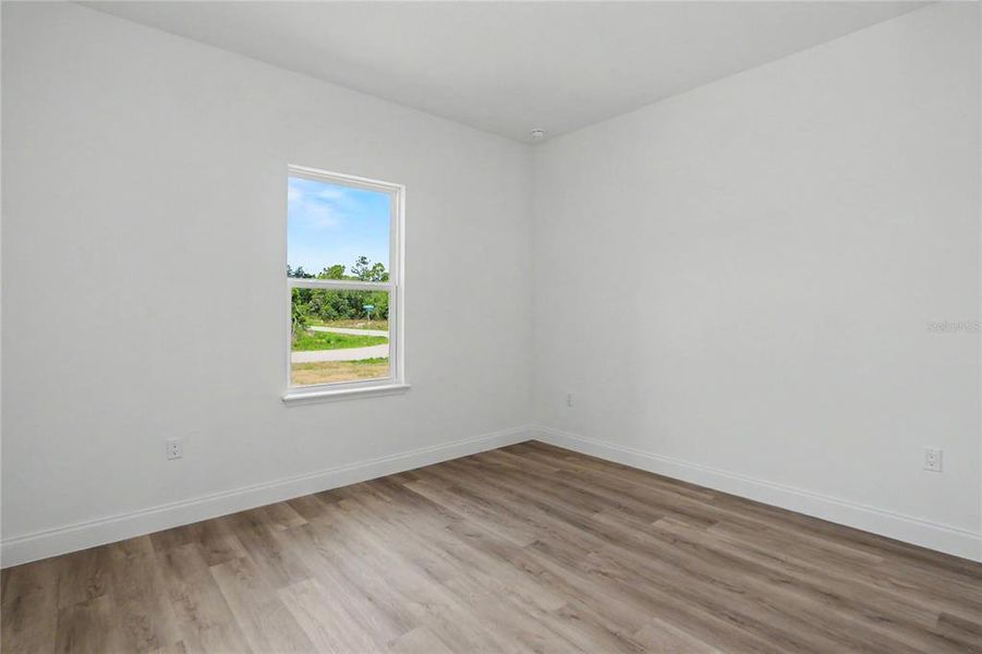 Spacious, unfurnished interior of a new home in , Citrus Springs (Image 27).