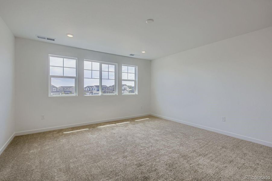 Spacious, unfurnished interior of a new home in Ledge Rock: The Monarch Collection, Johnstown (Image 11).