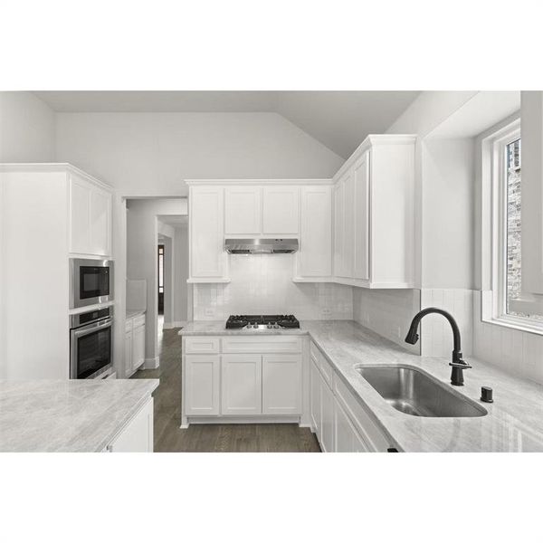 Furnished interior view inside a new home in Edgewood Creek, Celina (Image 8).