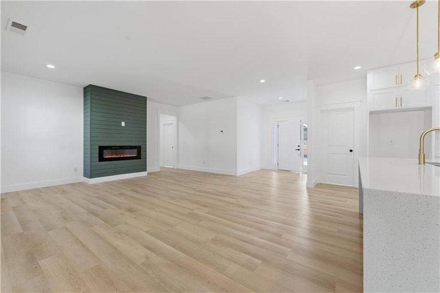 Spacious, unfurnished interior of a new home in , Cartersville (Image 26).