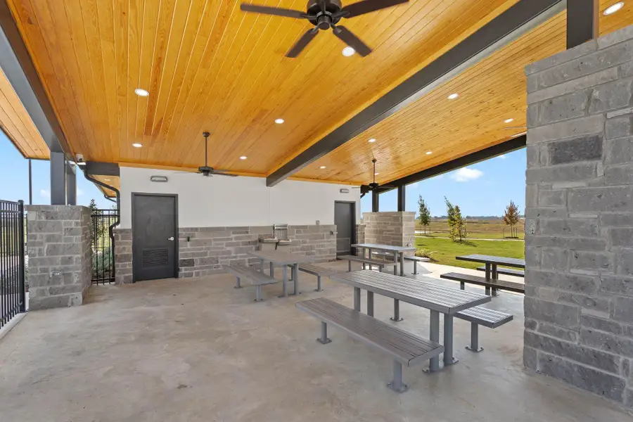 Exterior details and patio area of a home in Medina, Dayton (Image 1).