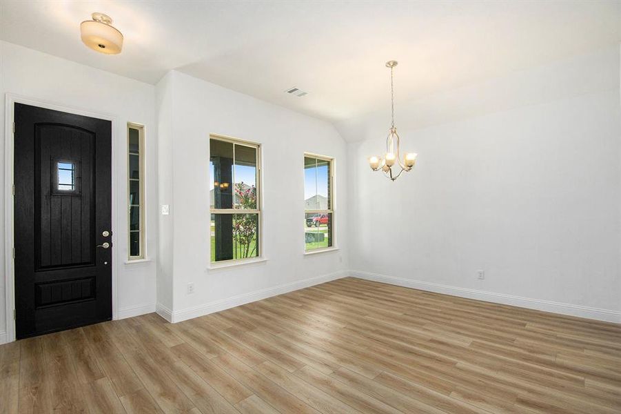 Spacious, unfurnished interior of a new home in , Sanger (Image 14).