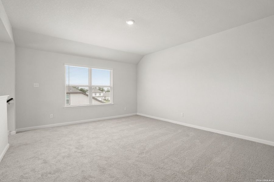 Spacious, unfurnished interior of a new home in Hickory Ridge, Elmendorf (Image 20).
