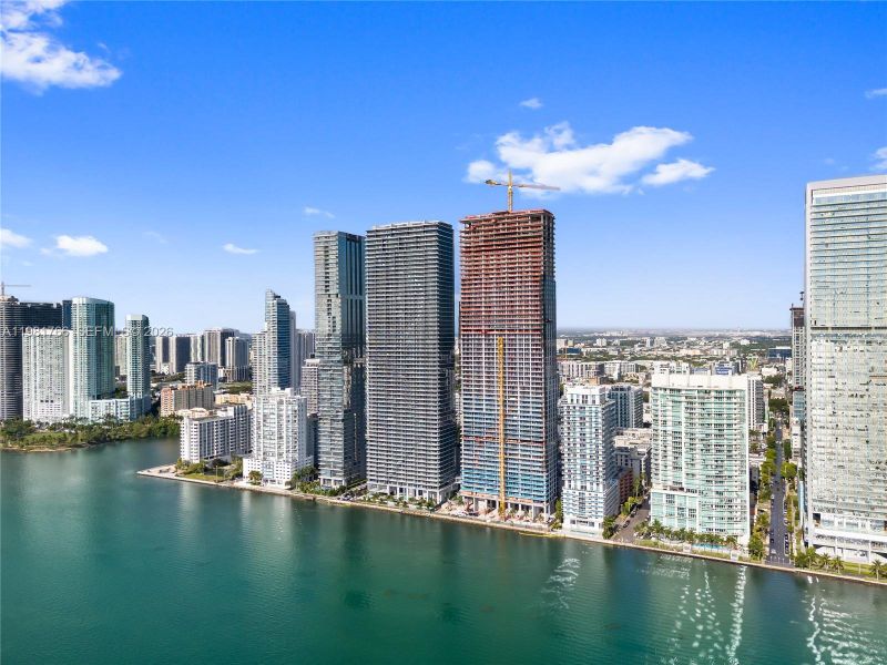 Condo located in Miami, FL showcasing its design and architecture (Image 40).
