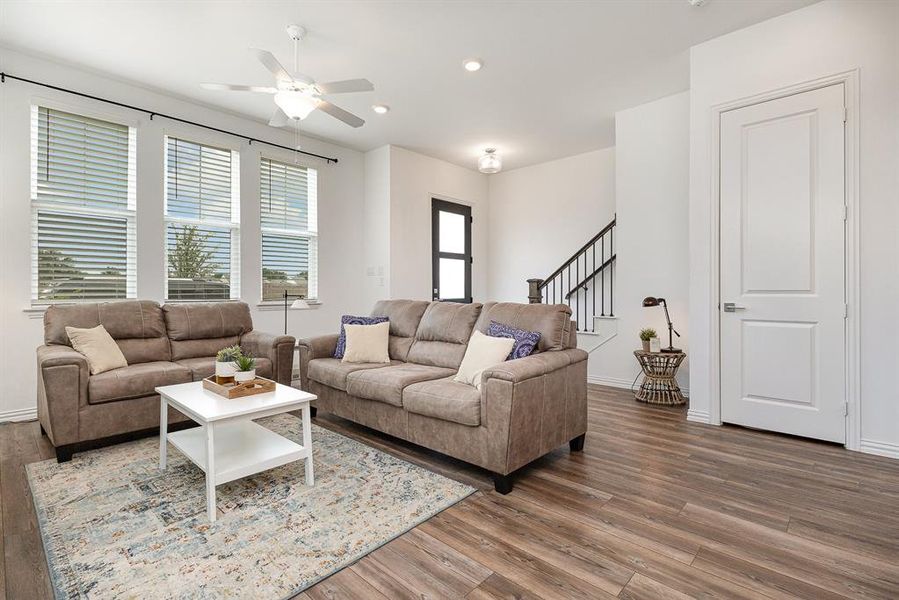 Furnished interior view inside a new home in , Dallas (Image 23). Furnished interior view inside a new home in , Dallas (Image 23).