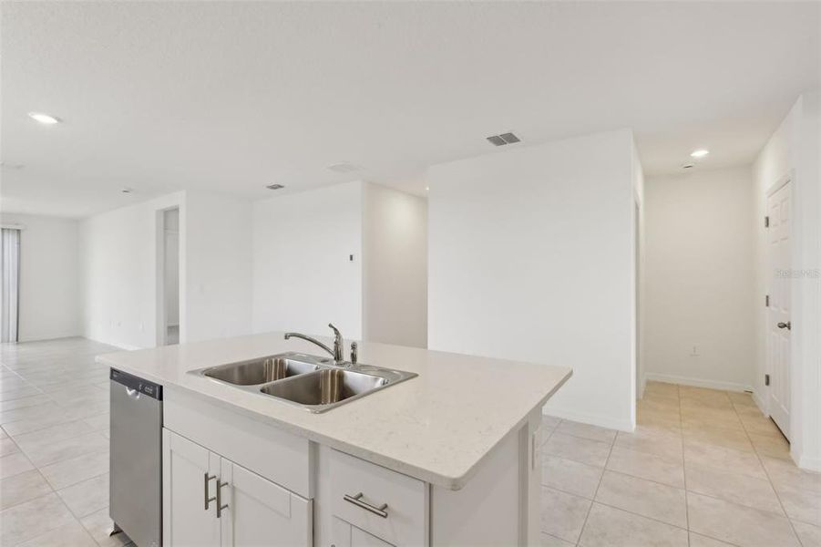 Furnished interior view inside a new home in Eden Hills, Lake Alfred (Image 9).