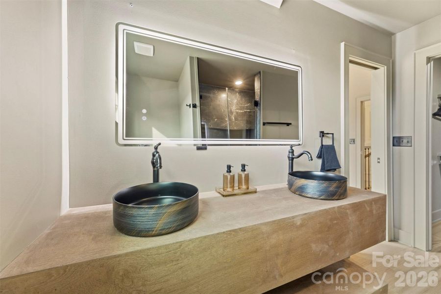 Image 24 of a home in .