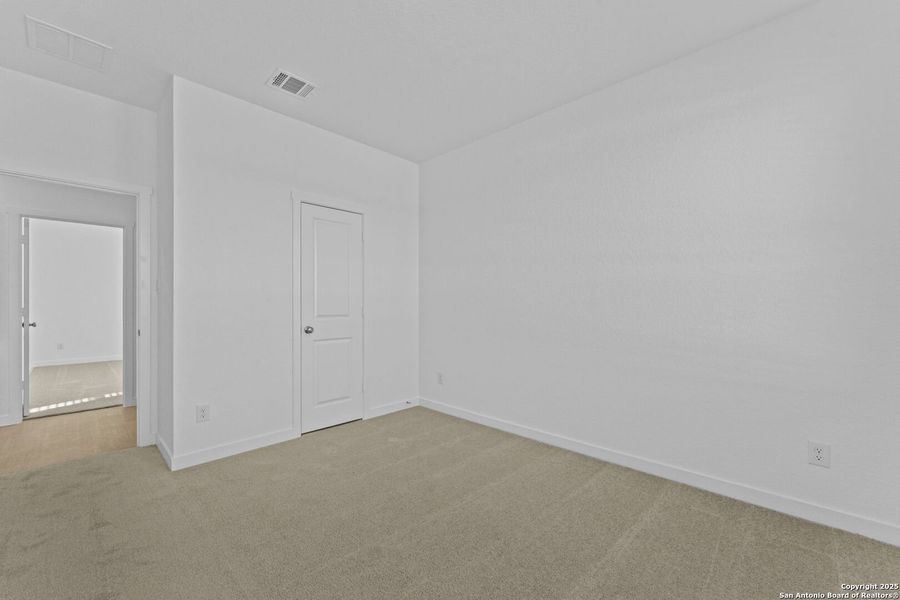 Spacious, unfurnished interior of a new home in Waterwheel: Coastline Collection, San Antonio (Image 11).