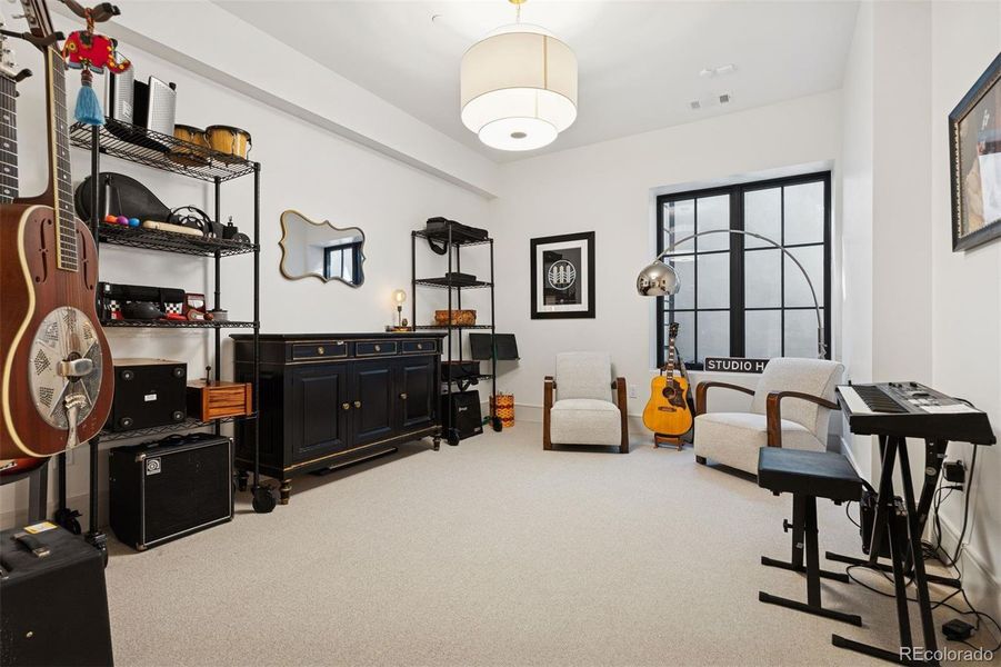 Community amenities in , Cherry Hills Village (Image 30).