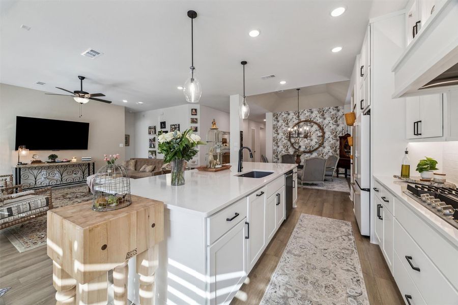 Furnished interior view inside a new home in Pine Trails, Tomball (Image 8). Furnished interior view inside a new home in Pine Trails, Tomball (Image 8).