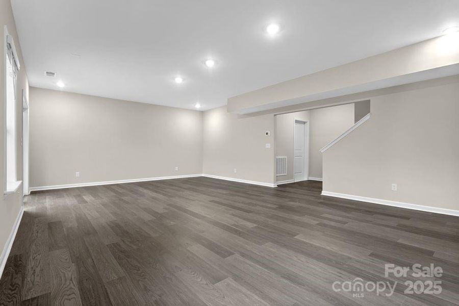 179 Holsworthy Drive ~ Ready Now! 179 Holsworthy Drive ~ Ready Now!