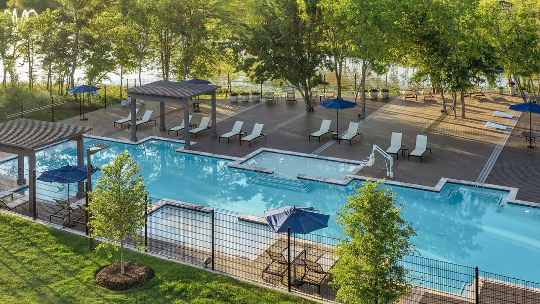 Community amenities in South Oak, Lakewood Village (Image 13).