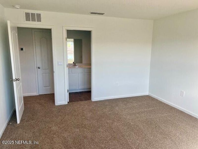 Spacious, unfurnished interior of a new home in Corsair, Middleburg (Image 23).