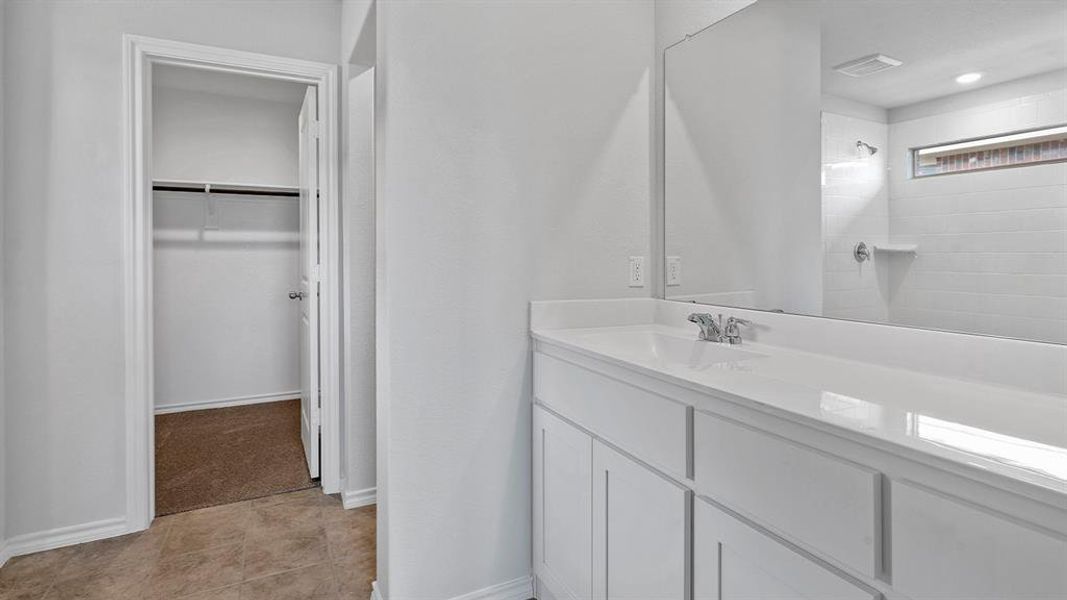 Furnished interior view inside a new home in , Fort Worth (Image 9).