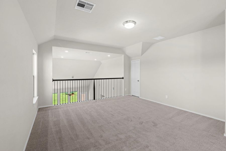 Spacious, unfurnished interior of a new home in Candela, Richmond (Image 28).