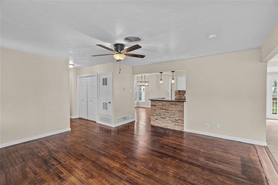 Spacious, unfurnished interior of a new home in , Godley (Image 24).