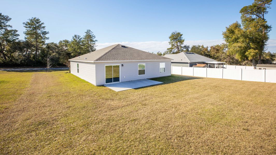 Exterior details and patio area of a home in Labelle, Labelle (Image 4).