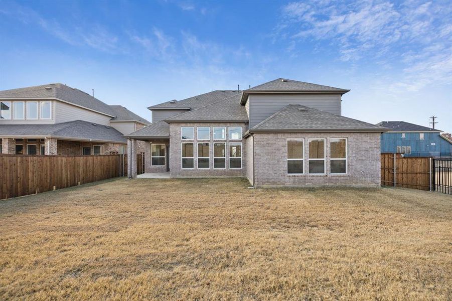 Exterior details and patio area of a home in , Frisco (Image 4).