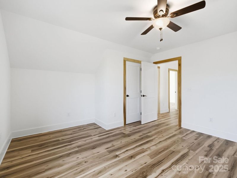 Spacious, unfurnished interior of a new home in , Nebo (Image 32).