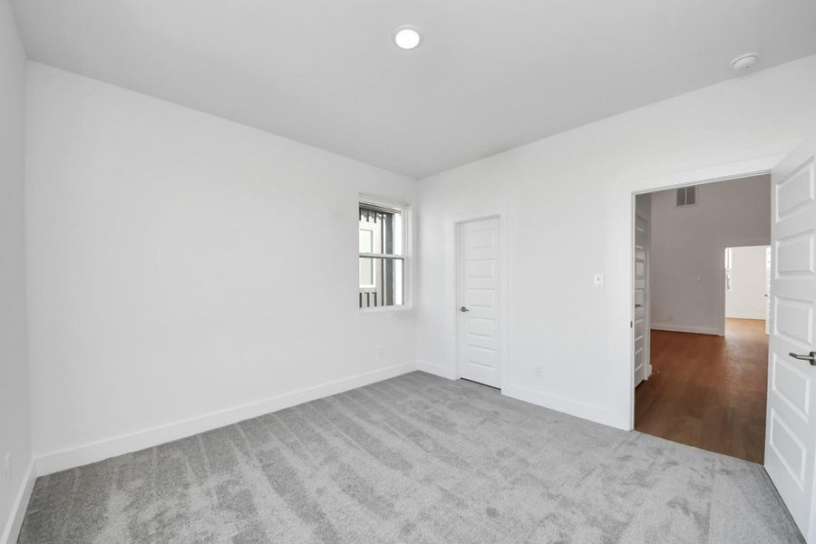 Spacious, unfurnished interior of a new home in , Houston (Image 29).