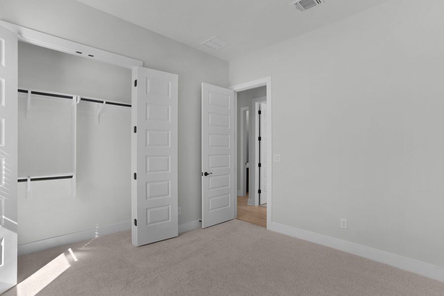 Spacious, unfurnished interior of a new home in Berry Creek Highlands, Georgetown (Image 18).