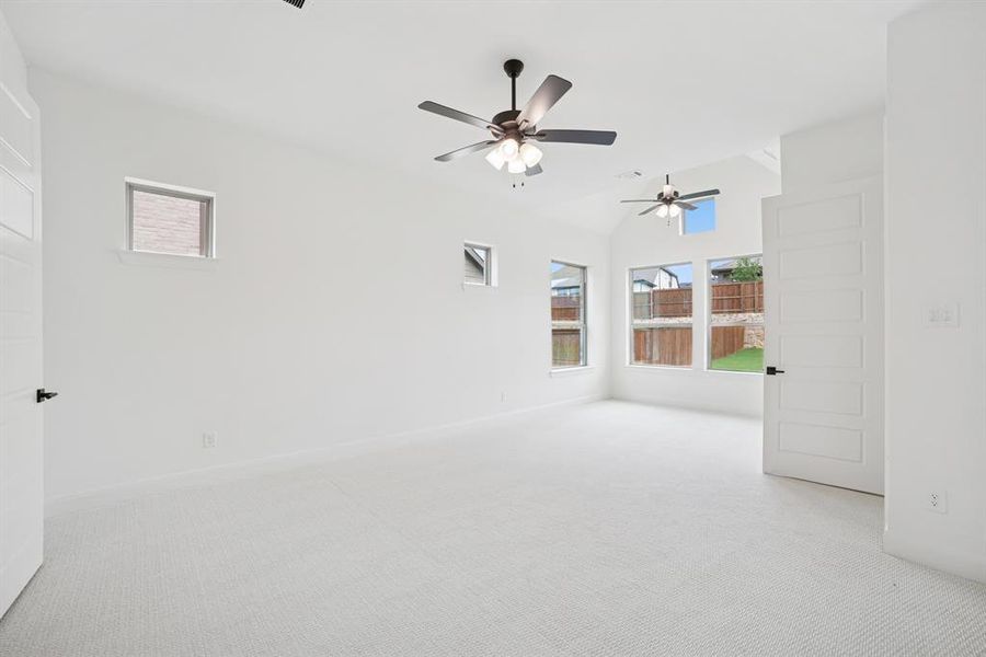 Spacious, unfurnished interior of a new home in Monterra - Classics, Fate (Image 19).