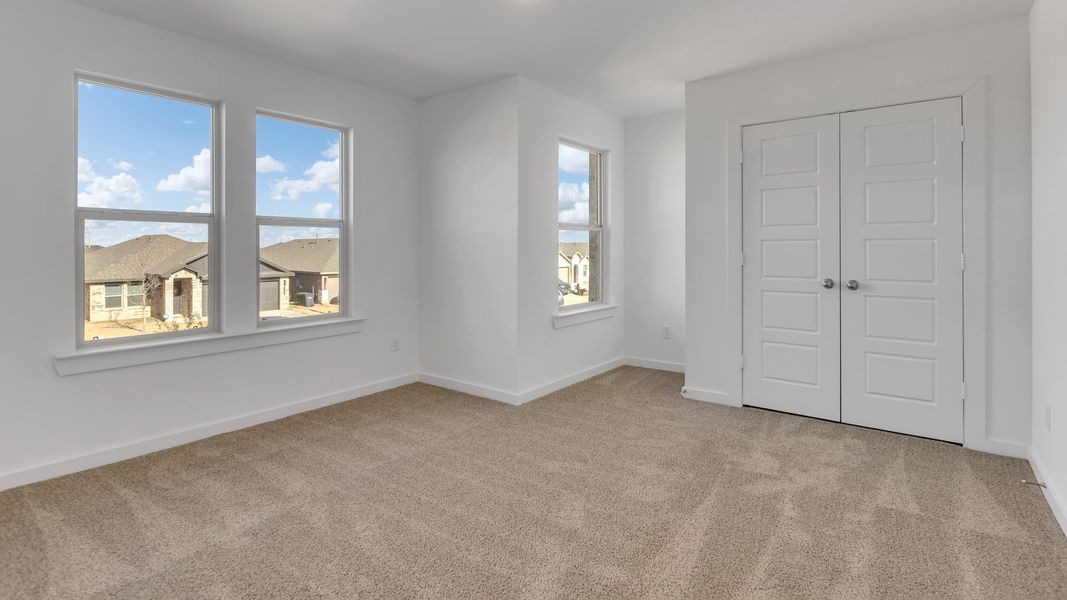 Spacious, unfurnished interior of a new home in Terra Vista, Lubbock (Image 19).