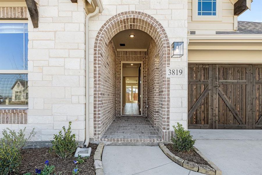 Exterior details and patio area of a home in Terracina, Rockwall (Image 3).