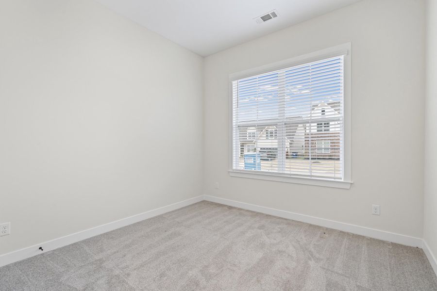 Spacious, unfurnished interior of a new home in Twin Oaks, Oakland (Image 20).
