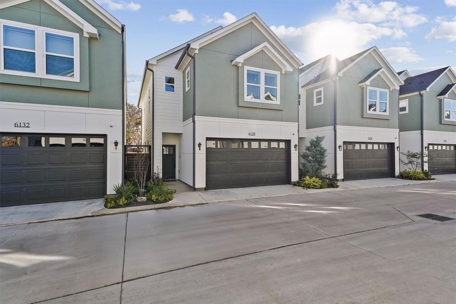 Welcome to De Soto Estates! *6102 is a CORNER UNIT* Welcome to De Soto Estates! *6102 is a CORNER UNIT*