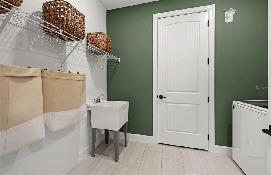 Furnished interior view inside a new home in , Venice (Image 10).