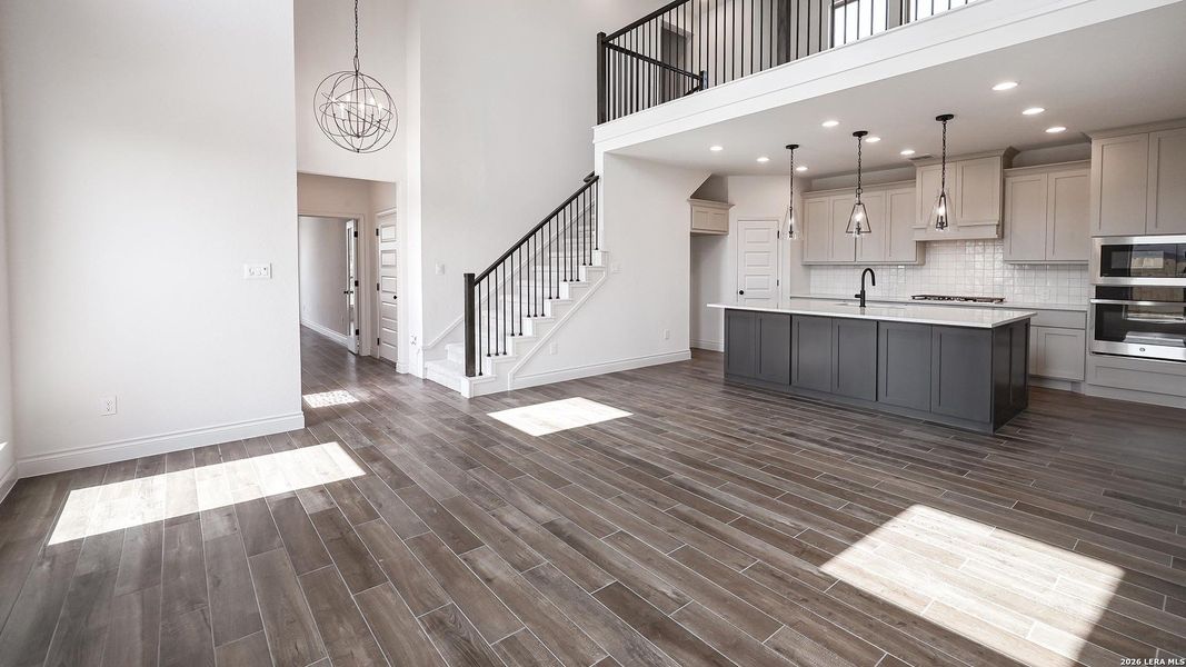 Spacious, unfurnished interior of a new home in Legacy at Lake Dunlap, New Braunfels (Image 27).